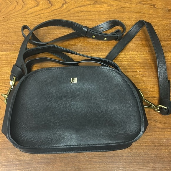 New The Sydney Zip-Top Crossbody Bag MONO AHH - Picture 3 of 6